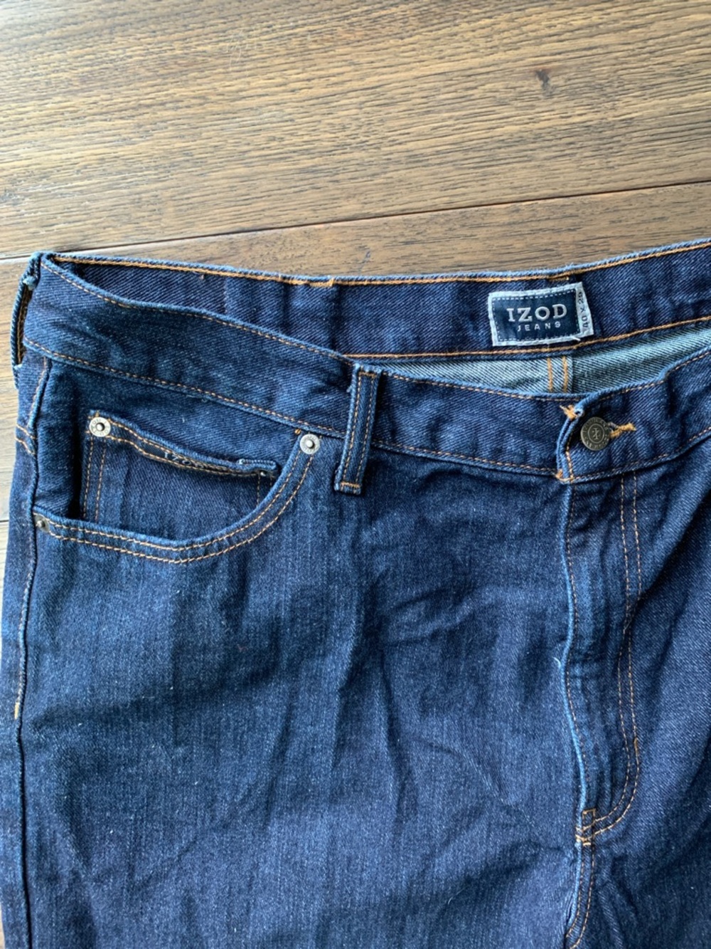 IZOD Men's Navy Straight-Leg Jeans. Pre-owned by Great condition. Size: 40x29. - Picture 4 of 10
